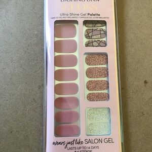 Dashing Diva Gloss nail strips